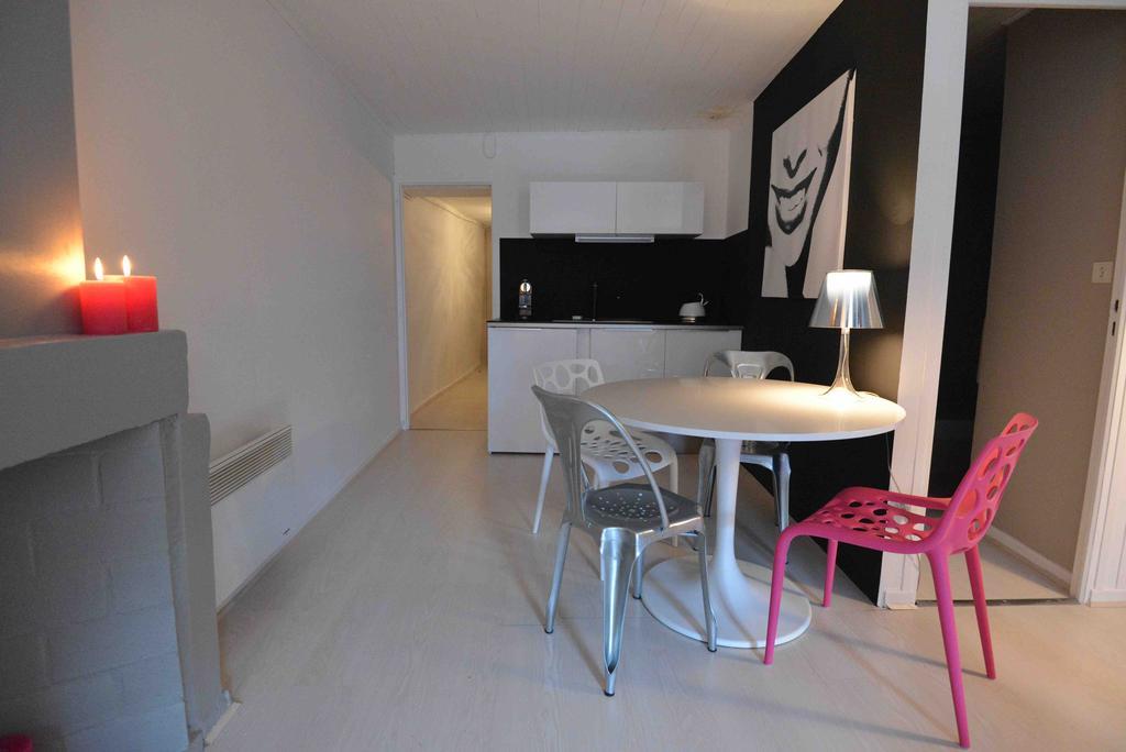 Apartamento "Un Lieu Unique" Le Cozy Annecy Habitación foto